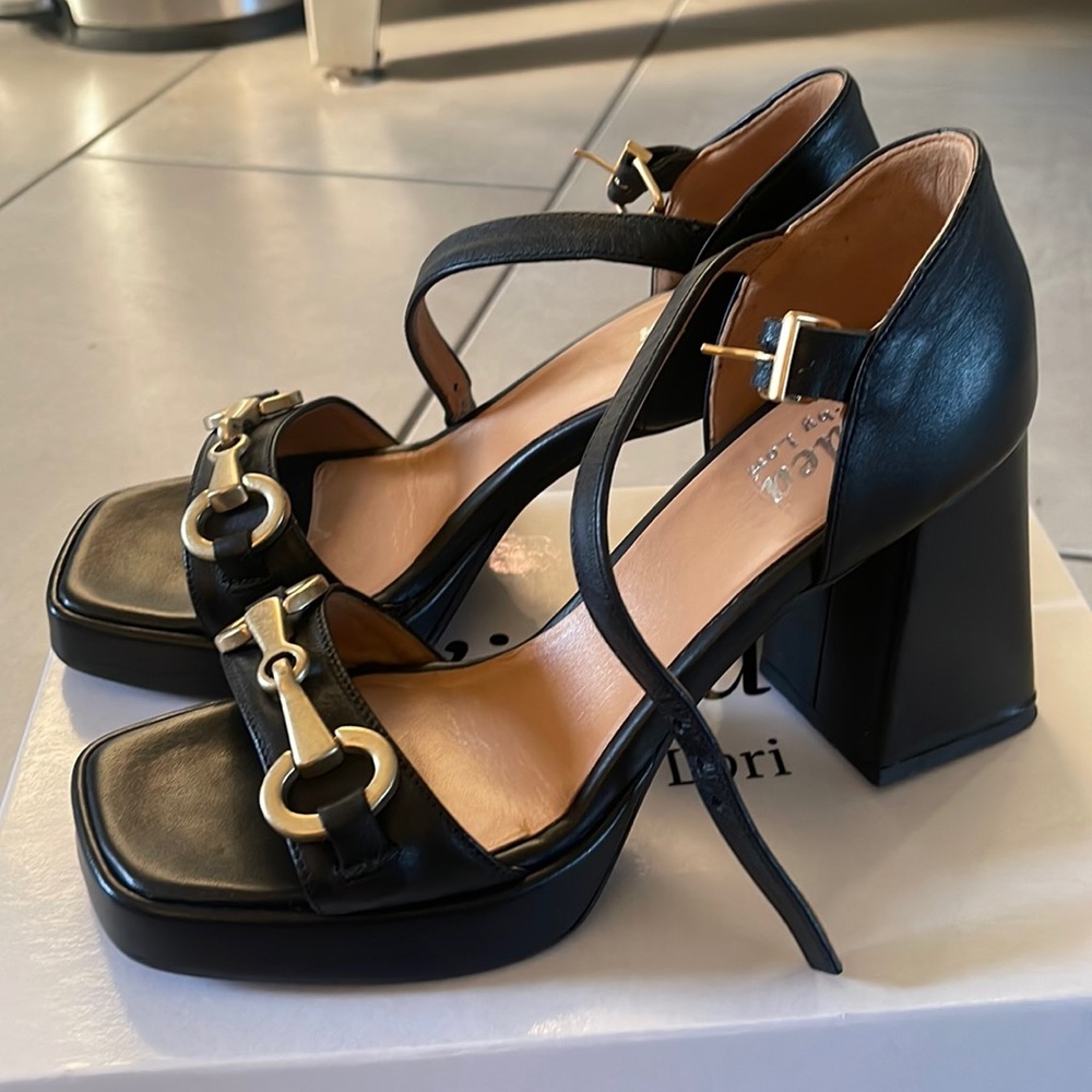 L'idea by Lori Chunky Leather Black Sandals w/Gucci like Buckle "Juice Frenchy"